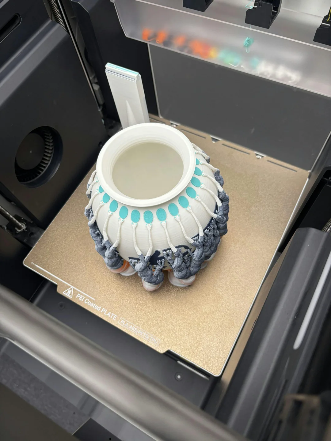 Pera Craft 3D baskı üretiminden dekoratif vazo